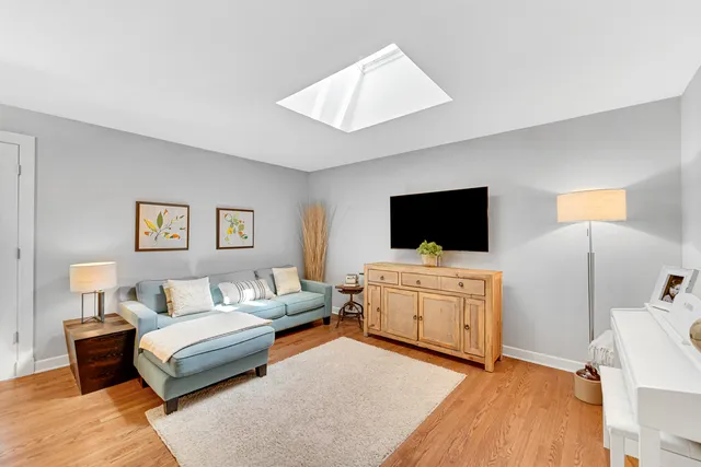 $519,000 | 399 Knollwood Court, Palatine, IL 60067