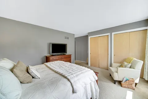 $519,000 | 399 Knollwood Court, Palatine, IL 60067