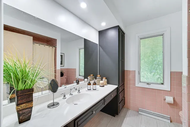 $519,000 | 399 Knollwood Court, Palatine, IL 60067