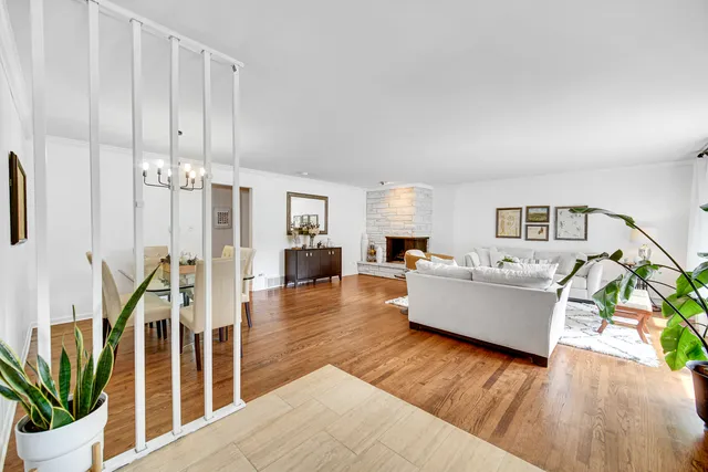 $519,000 | 399 Knollwood Court, Palatine, IL 60067