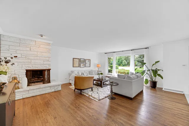 $519,000 | 399 Knollwood Court, Palatine, IL 60067