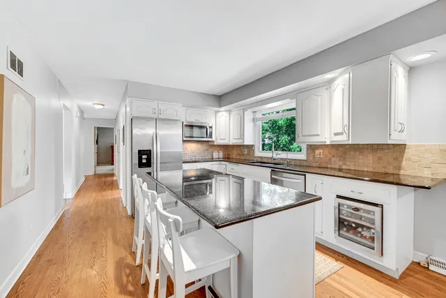 $519,000 | 399 Knollwood Court, Palatine, IL 60067