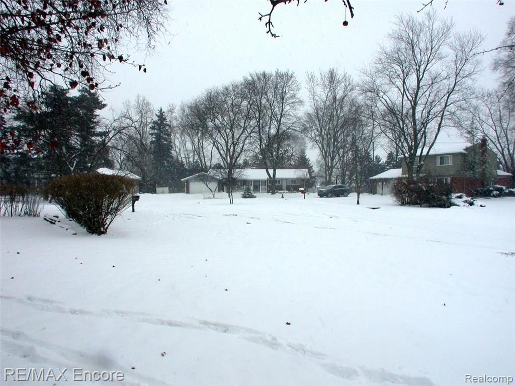32121 Red Clover Road Farmington Hills, MI 48334 - Photo 12 of 45