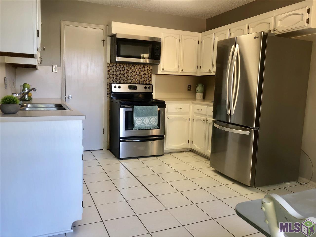 8732 Pecan Tree Drive Baton Rouge, LA 70810 - Photo 31 of 35
