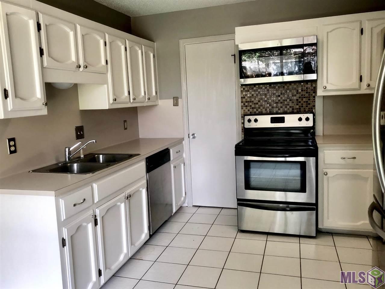 8732 Pecan Tree Drive Baton Rouge, LA 70810 - Photo 10 of 35