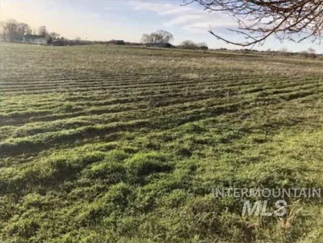 $325,000 | 660 Golf Course, Jerome, ID 83338