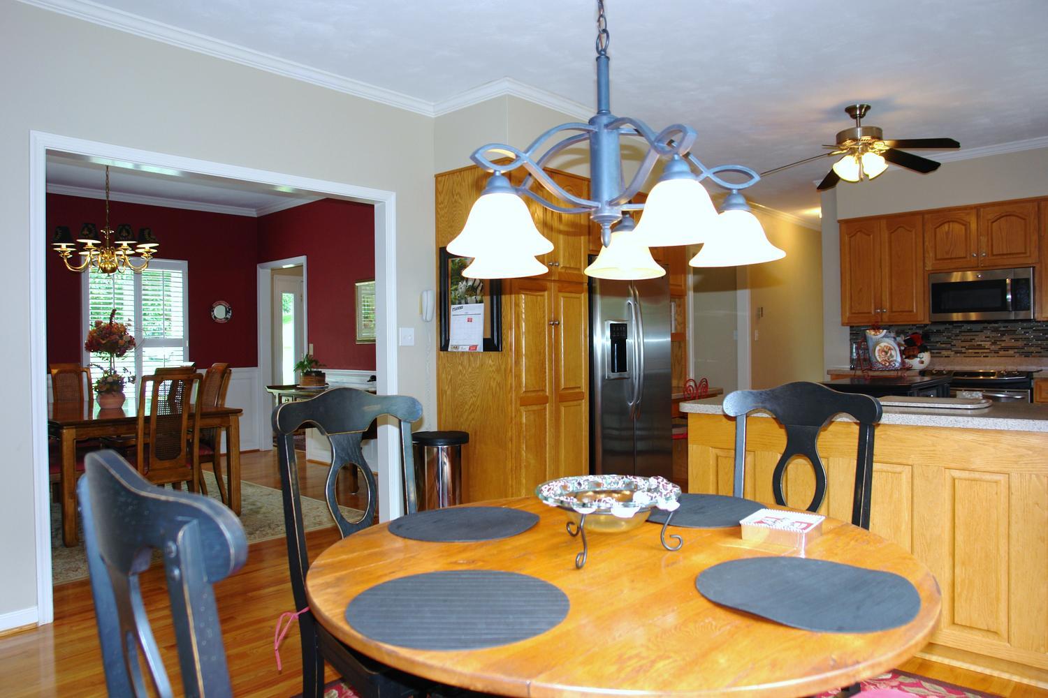 561 Winesap Road Roanoke, VA 24019 - Photo 12 of 45 561 Winesap Road Roanoke VA-large-014-6-