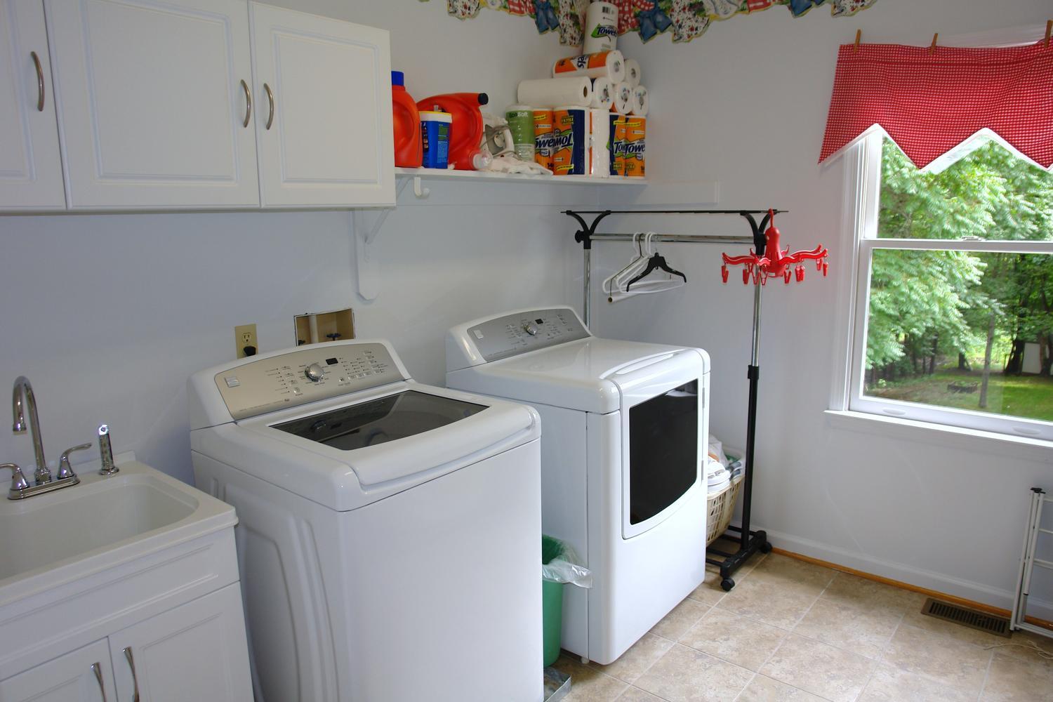 561 Winesap Road Roanoke, VA 24019 - Photo 22 of 45 561 Winesap Road Roanoke VA-large-024-33