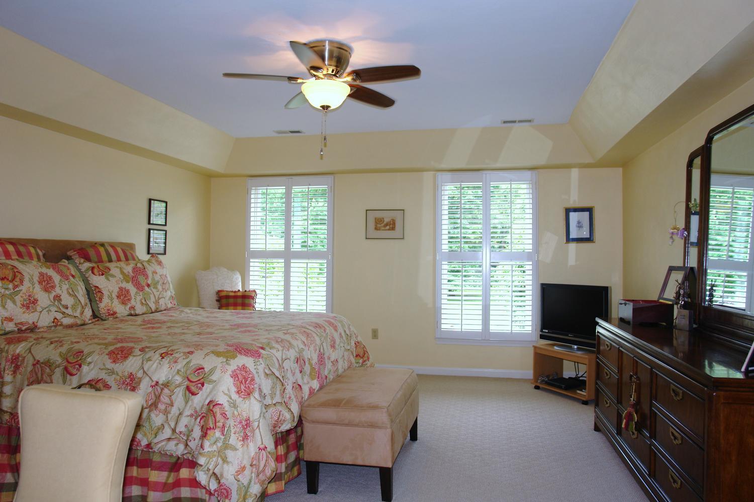 561 Winesap Road Roanoke, VA 24019 - Photo 24 of 45 561 Winesap Road Roanoke VA-large-026-16