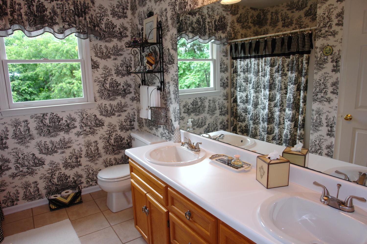 561 Winesap Road Roanoke, VA 24019 - Photo 32 of 45 561 Winesap Road Roanoke VA-large-034-31