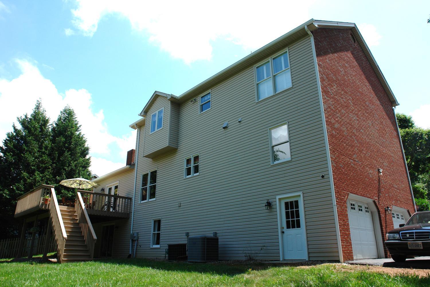 561 Winesap Road Roanoke, VA 24019 - Photo 41 of 45 561 Winesap Road Roanoke VA-large-043-41