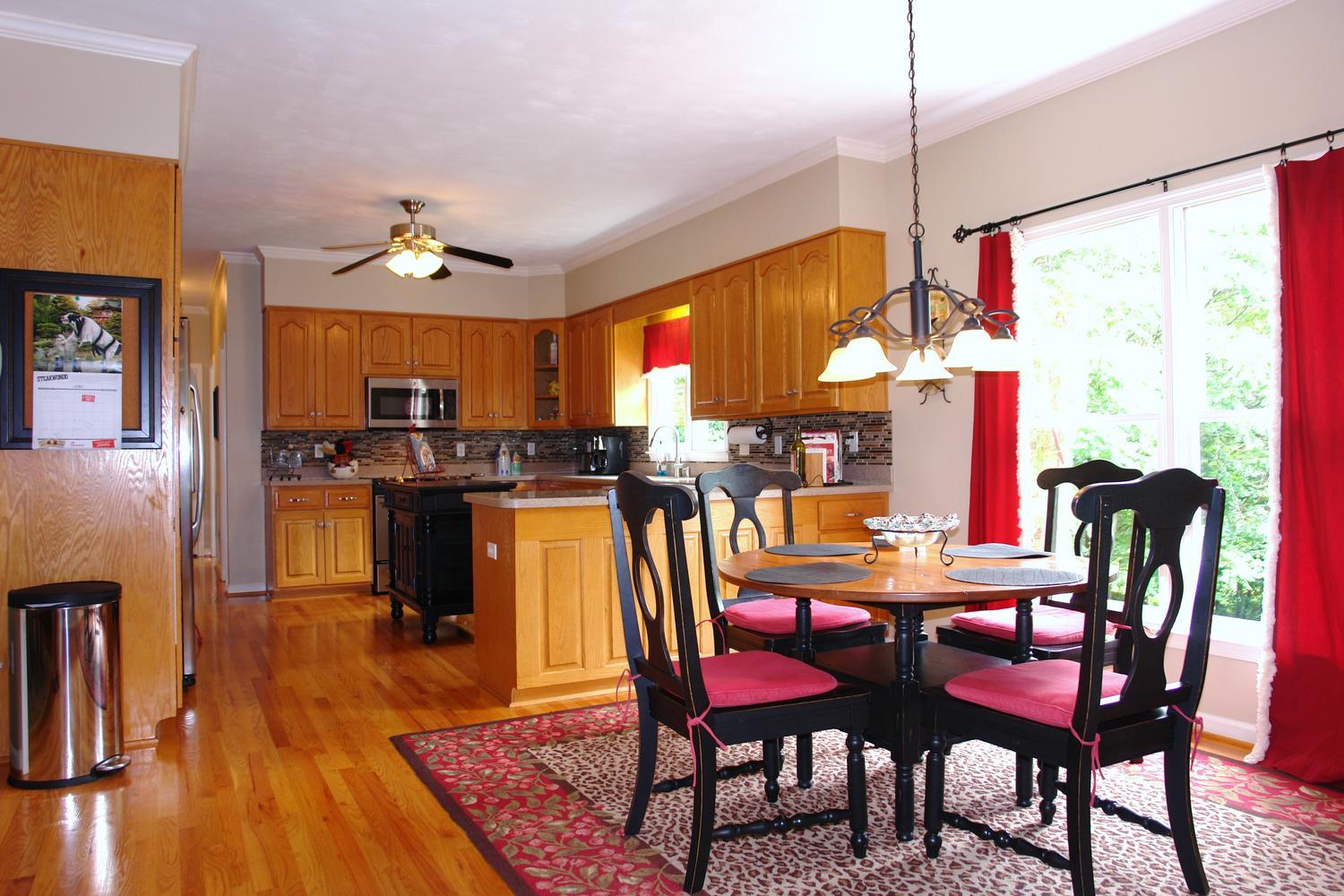 561 Winesap Road Roanoke, VA 24019 - Photo 10 of 45 561 Winesap Road Roanoke VA-large-012-13