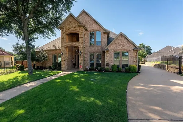 $849,999 | 2 Pond View Court, Mansfield, TX 76063