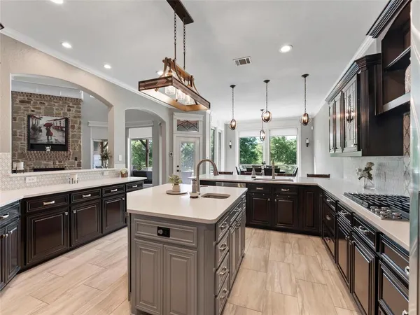 $849,999 | 2 Pond View Court, Mansfield, TX 76063