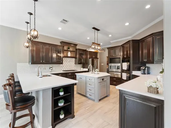 $849,999 | 2 Pond View Court, Mansfield, TX 76063