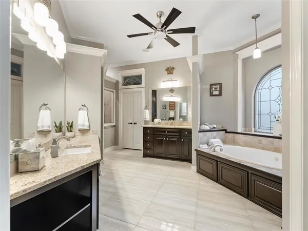 $849,999 | 2 Pond View Court, Mansfield, TX 76063