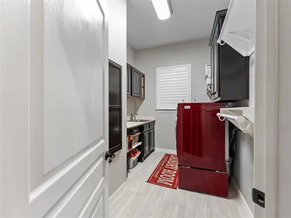 $849,999 | 2 Pond View Court, Mansfield, TX 76063