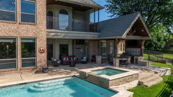 $849,999 | 2 Pond View Court, Mansfield, TX 76063