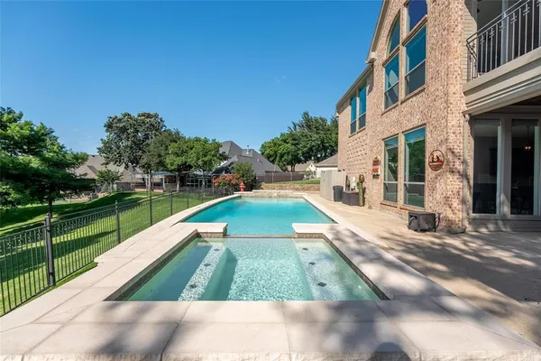 $849,999 | 2 Pond View Court, Mansfield, TX 76063