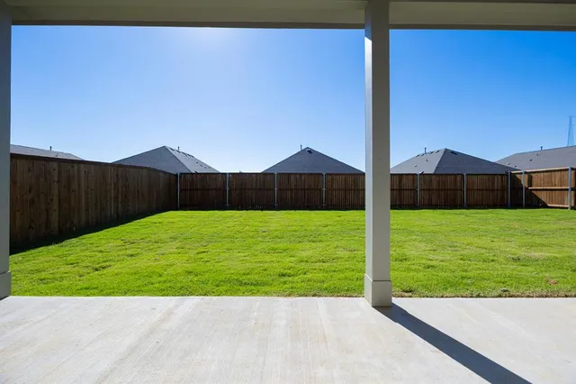 an empty room with an entryway