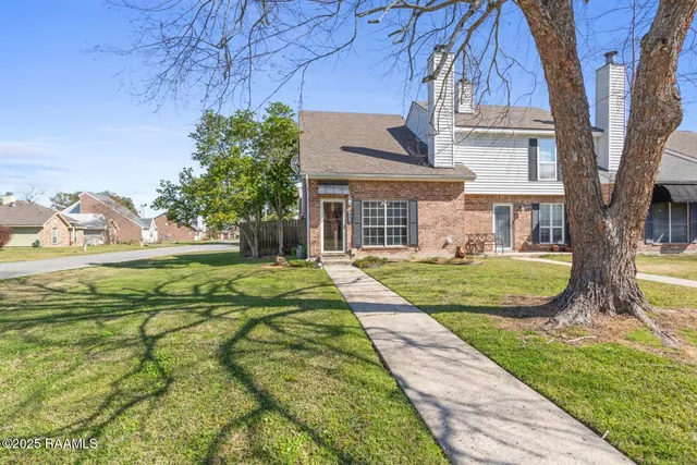 $172,000 | 901 Carriage Light Loop, Youngsville, LA 70592