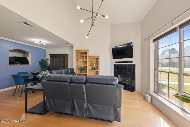 $172,000 | 901 Carriage Light Loop, Youngsville, LA 70592