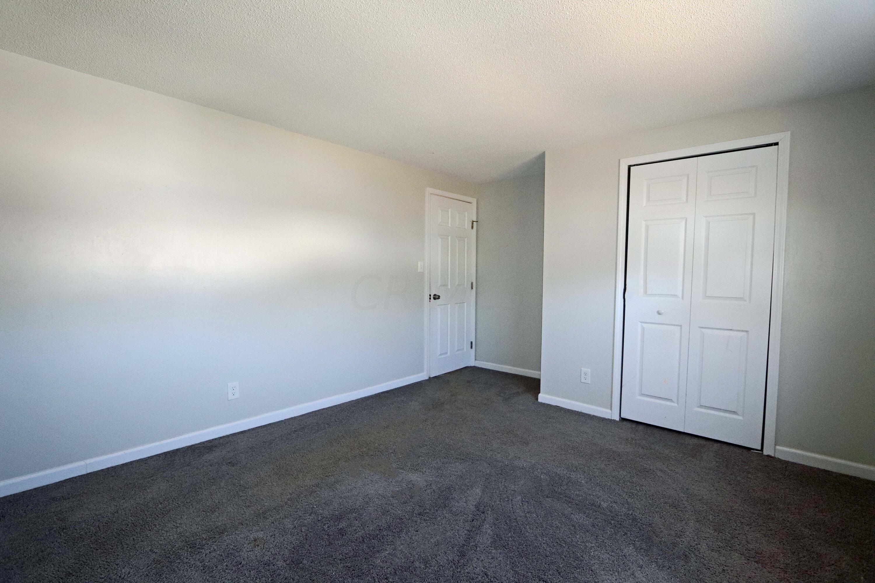 4569 Stonehedge Road Columbus, OH 43231 - Photo 17 of 38 Plush carpet