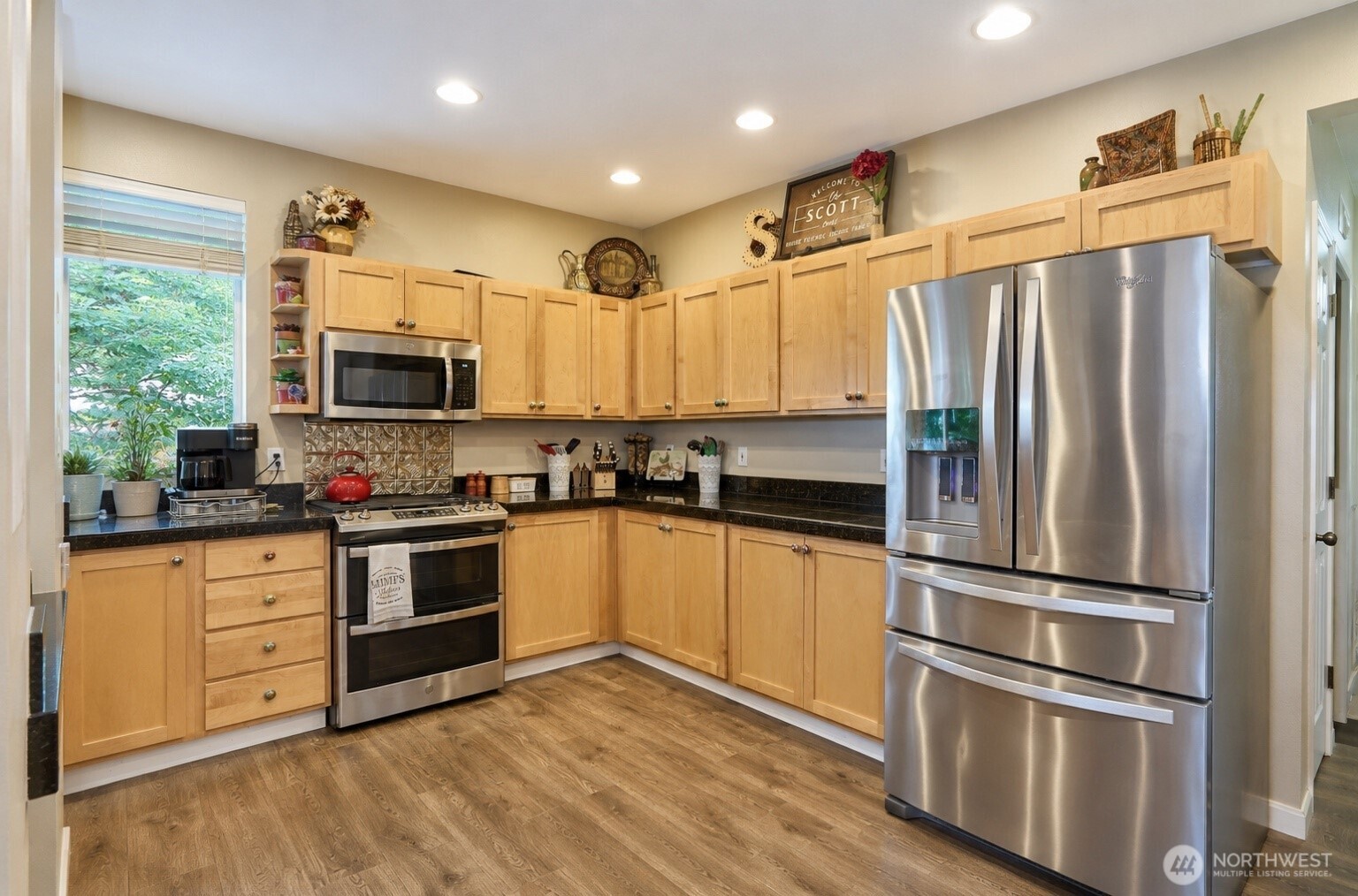 28091 Maple Ridge Way Southeast Maple Valley, WA 98038 - Photo 6 of 28 Gallery Image 6