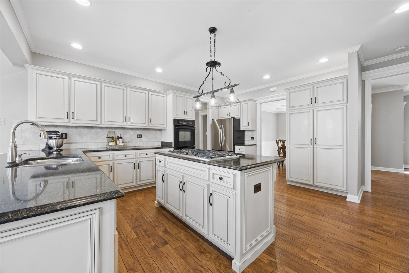 2711 Wendy Road Naperville, IL 60565 - Photo 8 of 49