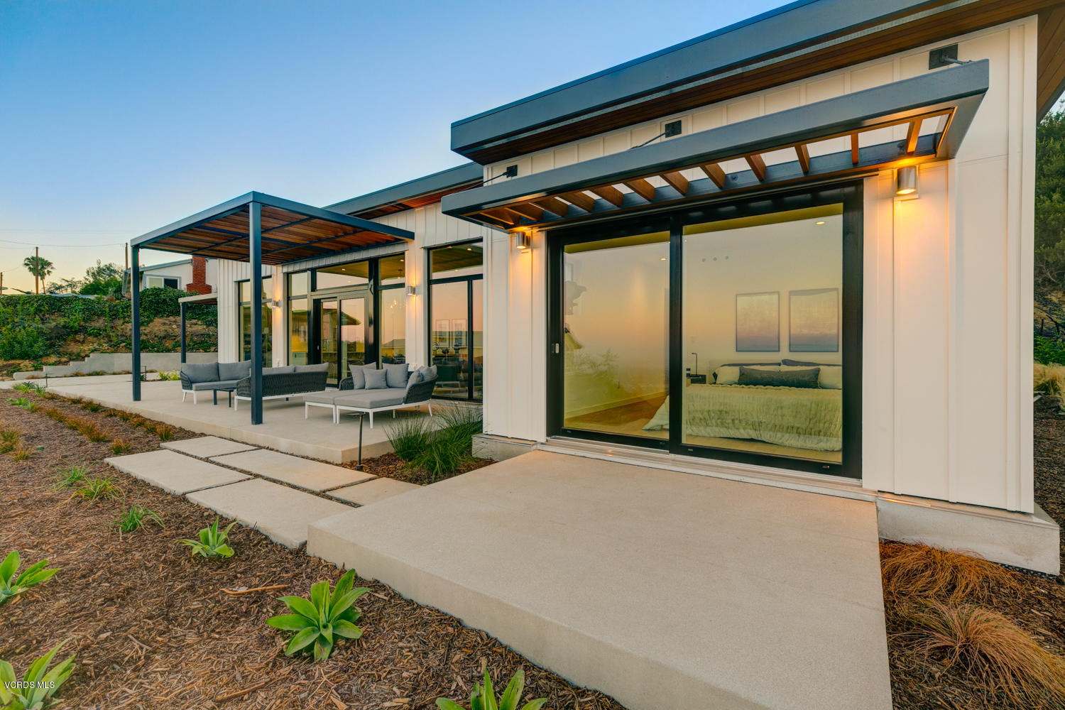 752 Skyview Terrace Ventura, CA 93003 - Photo 26 of 30 TwoFishDigital_DveleSkyview-8