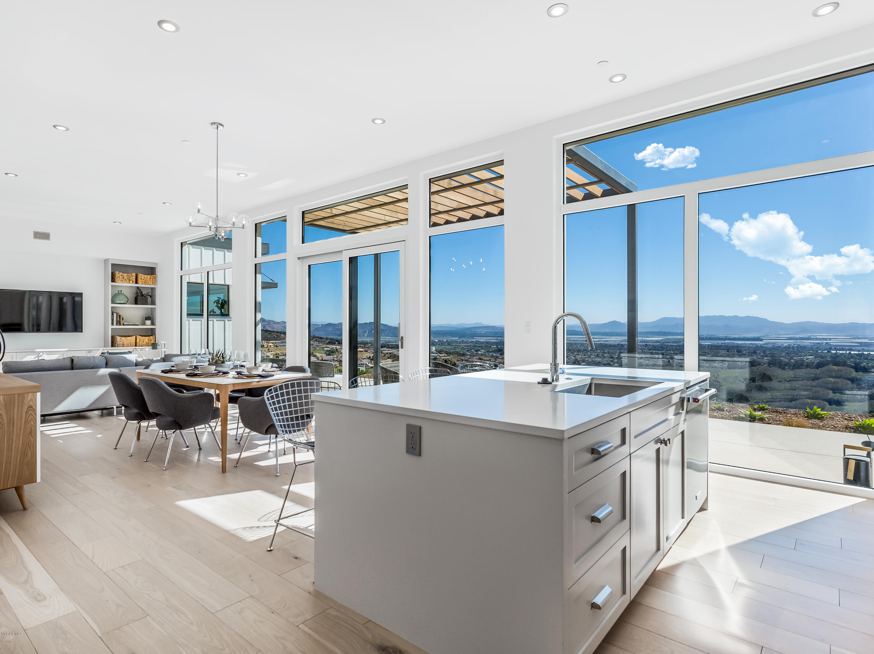 752 Skyview Terrace Ventura, CA 93003 - Photo 6 of 30 IMG_3158