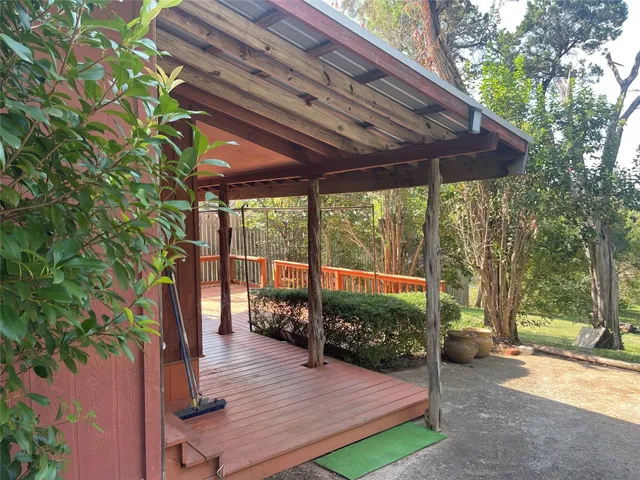 a view of yard with tree s