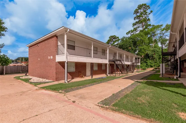 $900 | 600 Palm Street, Unit 12, Huntsville, TX 77340