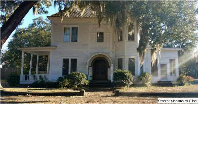 602 Selma Avenue Selma, AL 36701 - Photo 1 of 9