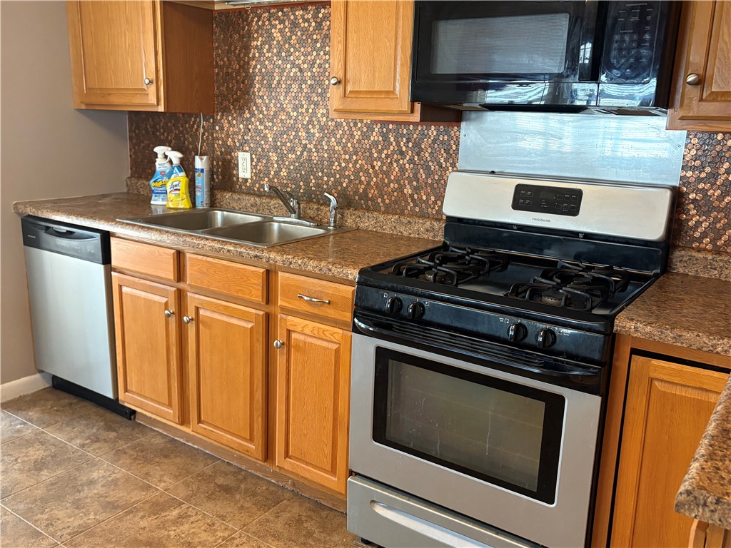 840 East Orange Street Hoopeston, IL 60942 - Photo 10 of 12