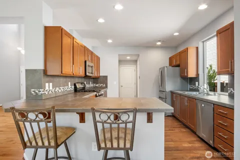 $715,000 | 27579 214th Avenue Southeast, Maple Valley, WA 98038