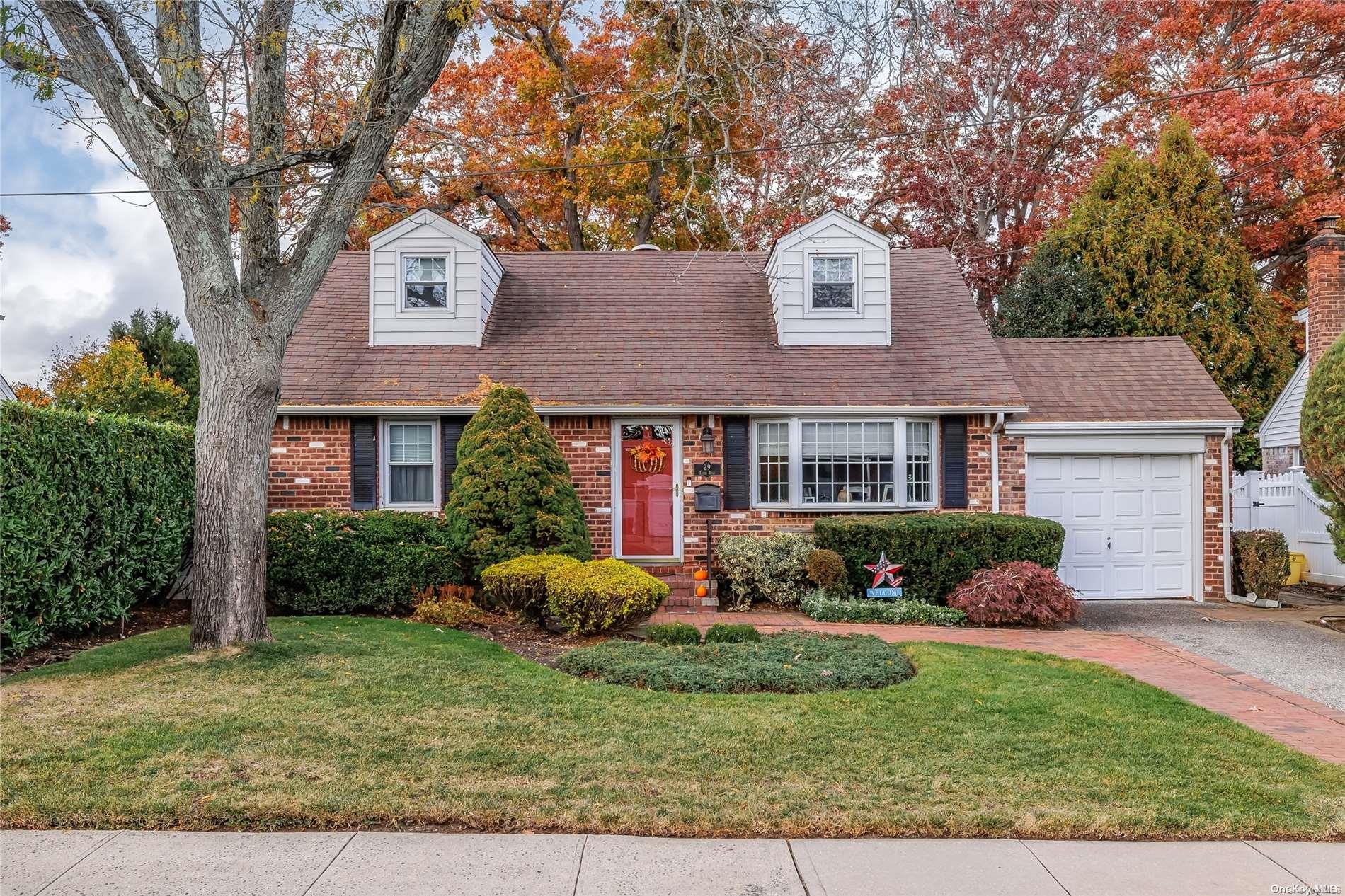 29 Tudor Road Farmingdale, NY 11735 - Photo 1 of 1 Gallery Image 1