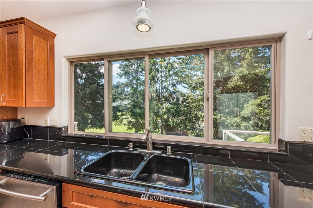 6180 Woodcock Road Sequim, WA 98382 - Photo 14 of 25 Gallery Image 14