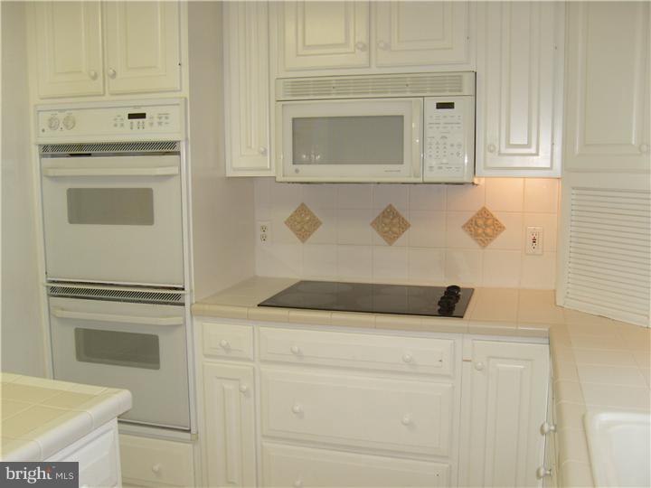 1740 Old Gulph Road Villanova, PA 19085 - Photo 4 of 18 Kitchen