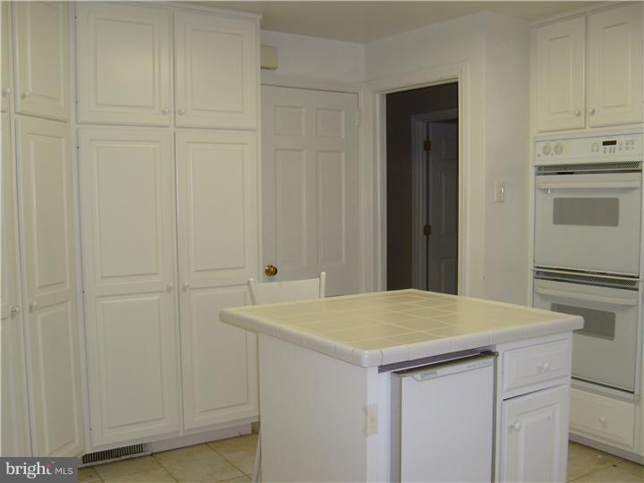 1740 Old Gulph Road Villanova, PA 19085 - Photo 5 of 18 Kitchen