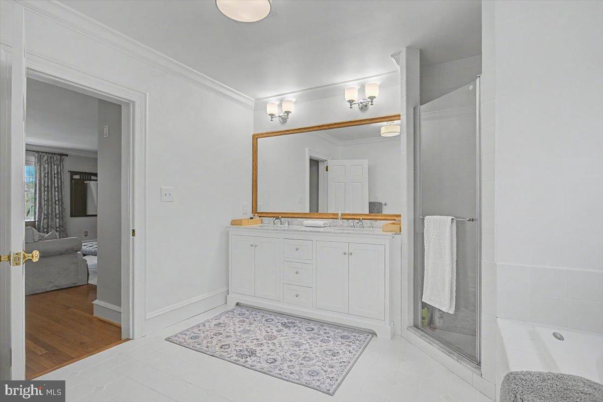 1626 Snuff Mill Road Hockessin, DE 19707 - Photo 34 of 61 Large shower, garden tub, and linen closet