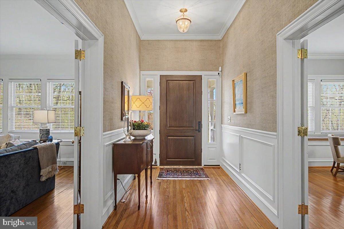 1626 Snuff Mill Road Hockessin, DE 19707 - Photo 7 of 61 Original white oak flooring & decorative moldings