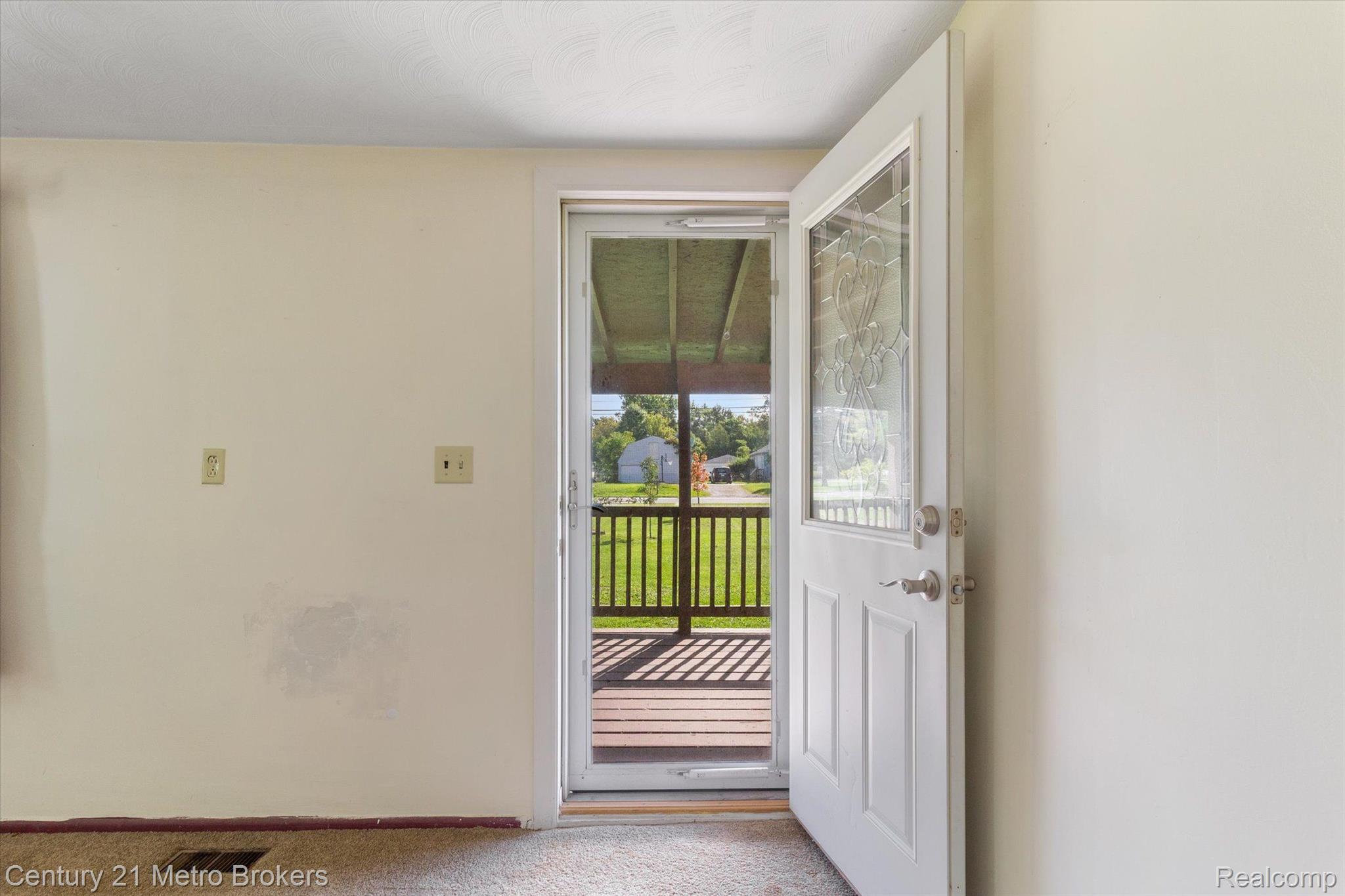 2424 South Vassar Road Burton, MI 48519 - Photo 9 of 41 Gallery Image 9