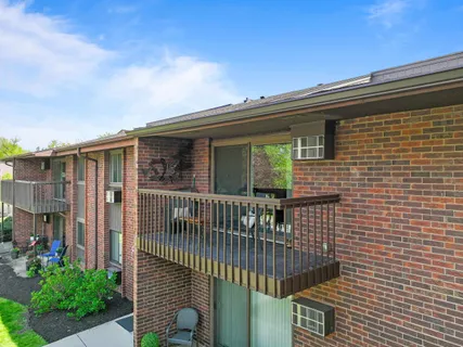 $295,000 | 1270 Wisconsin Street, Unit 211, Lake Geneva, WI 53147