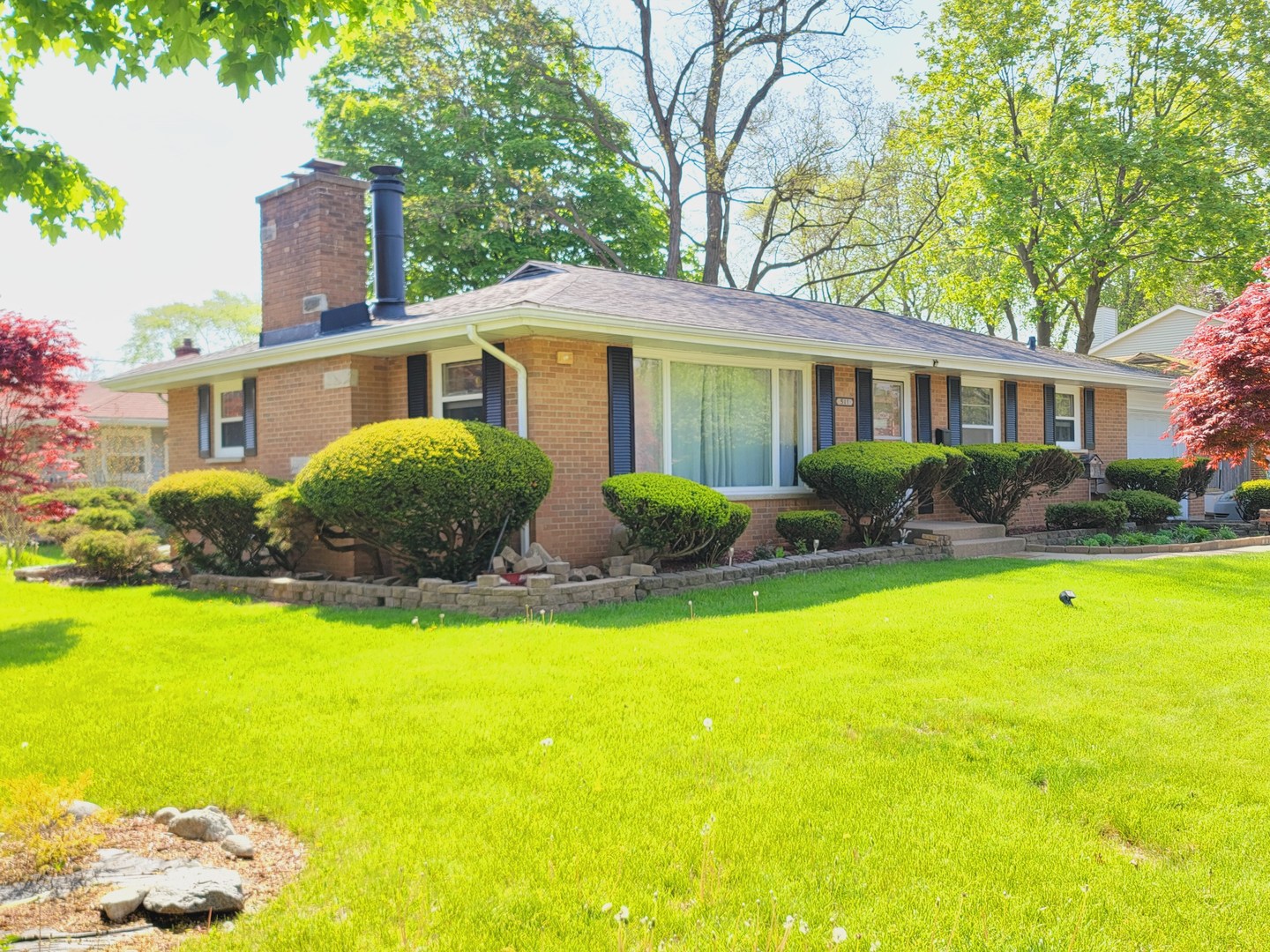 511 Berwick Boulevard Waukegan, IL 60085 - Photo 1 of 46