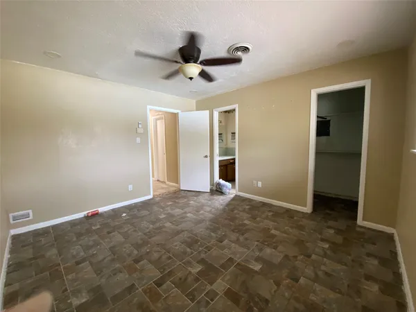 $255,000 | 4717 33rd Street East, Dickinson, TX 77539