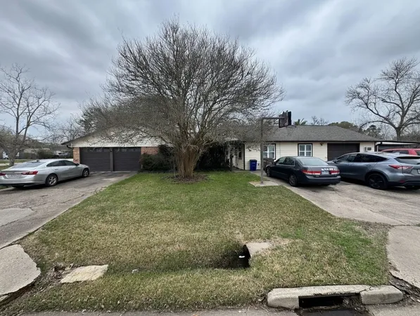 $255,000 | 4717 33rd Street East, Dickinson, TX 77539