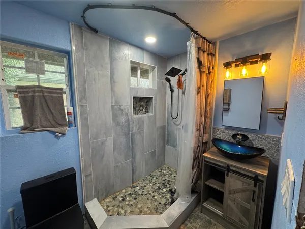 $255,000 | 4717 33rd Street East, Dickinson, TX 77539