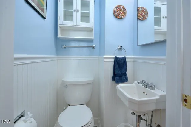 $2,100 | 812 West Knox Street, Durham, NC 27701