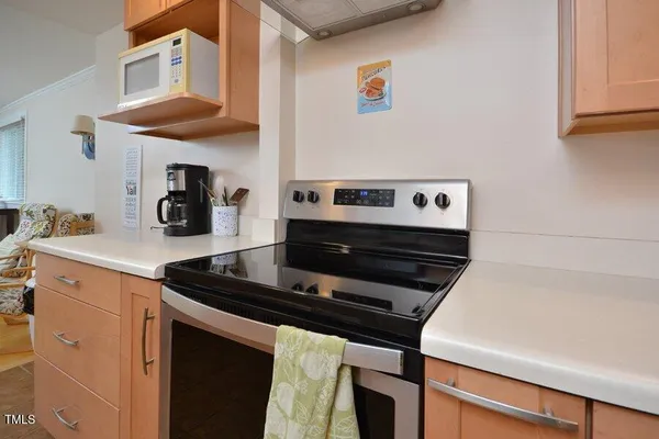 $2,100 | 812 West Knox Street, Durham, NC 27701